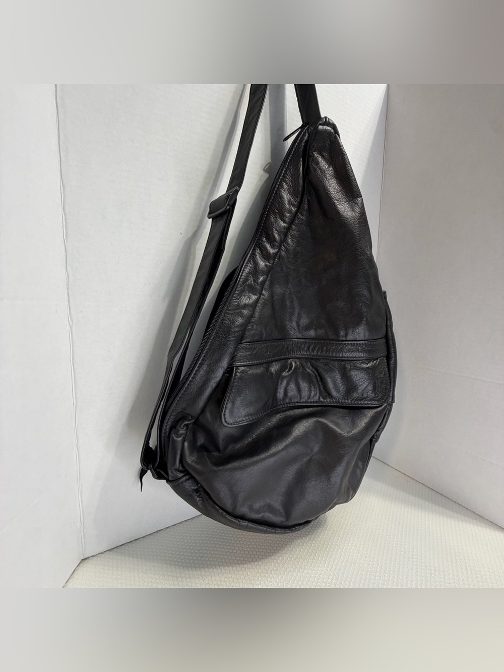 Ameribag Men's Black Leather Sling Bag